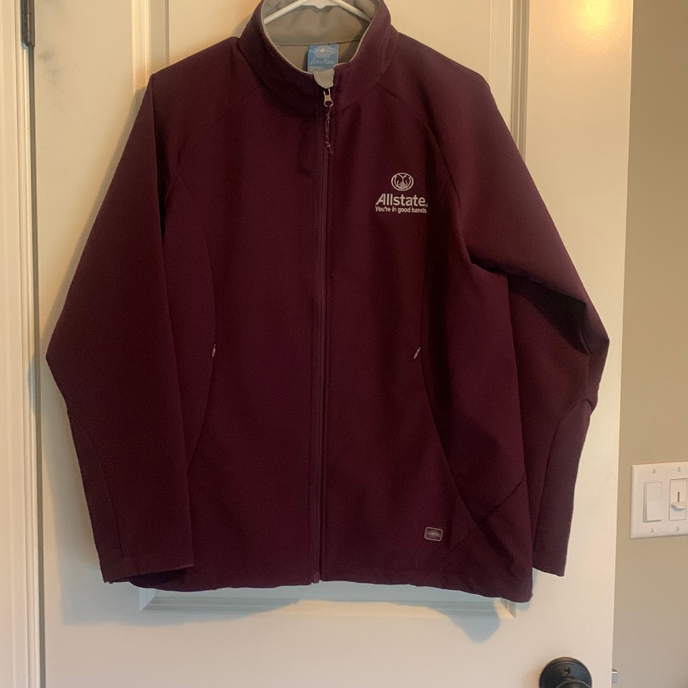 Allstate women’s soft shell jacket size L